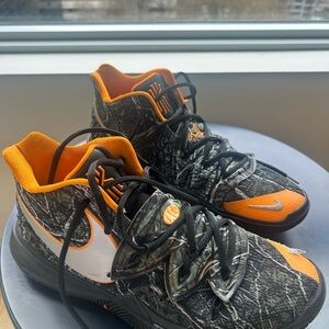 Nike Kyrie 5 'Taco' sneakers